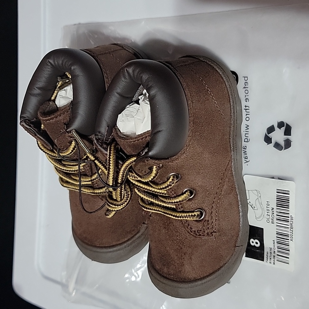 Brown toddler boots